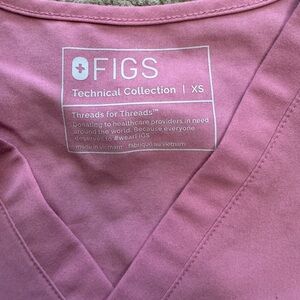 Figs Catarina Chalk Pink Scrub Top
